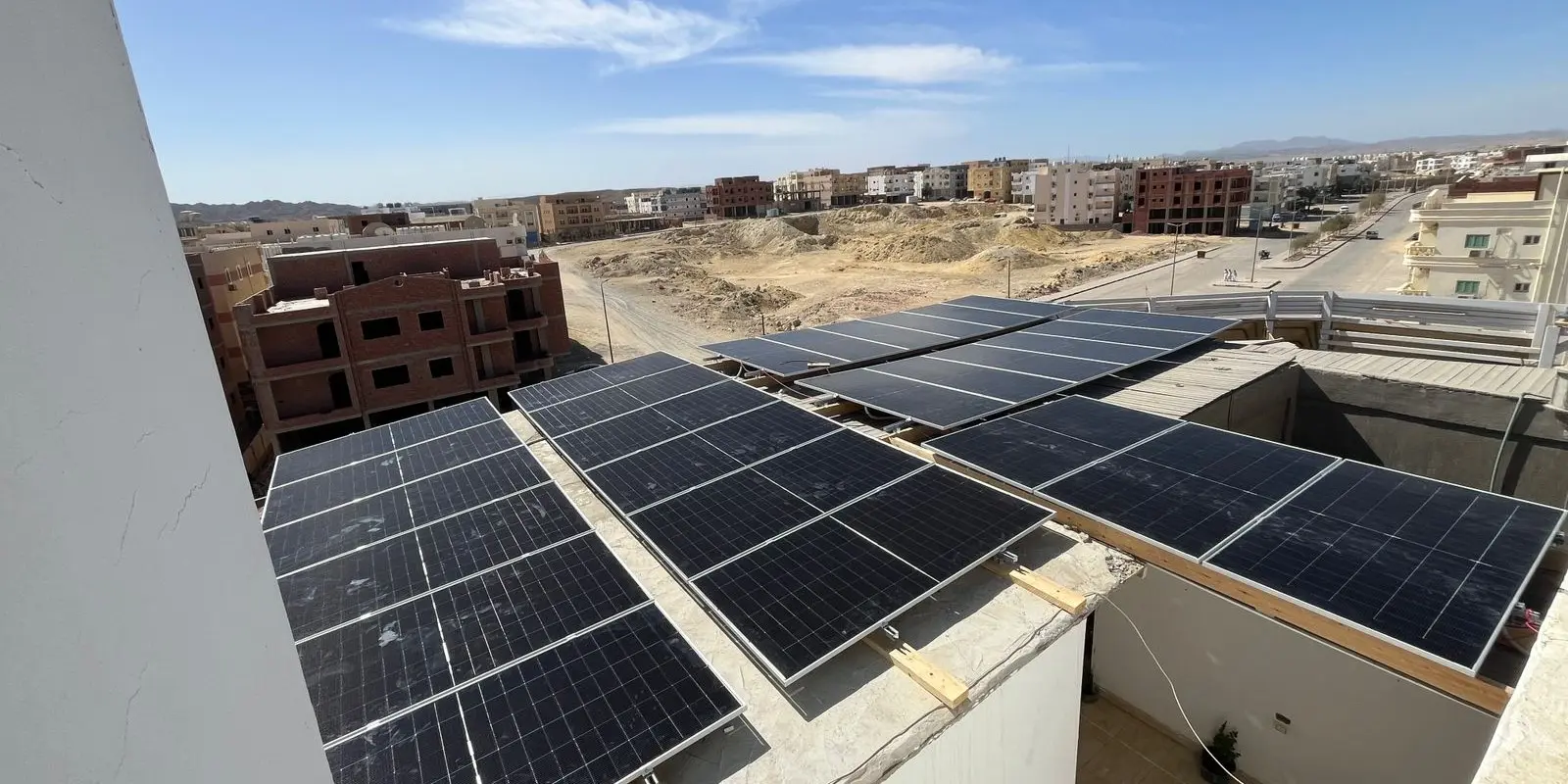 محطة طاقة شمسية 36 kw منفصلة عن الشبكة لخدمة فندق بمرسي علم